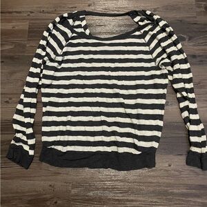 Alo Yoga Open Back Long Sleeve Striped Perforated Shirt Cream Grey Large FLAWED